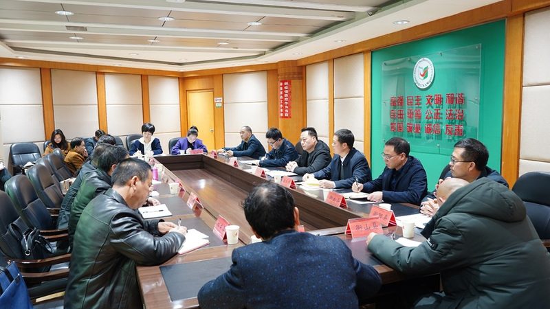自考的考试难度相对较大，主要表现在以下几个方面：